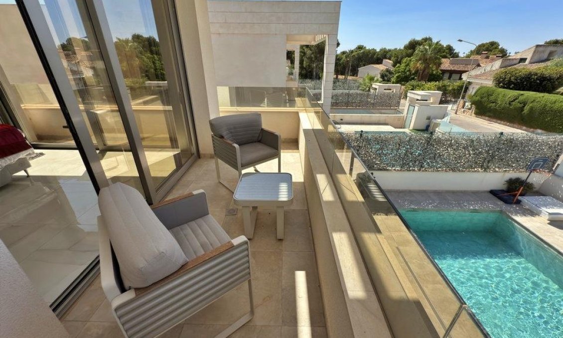 Wiederverkauf - Villa -
Orihuela Costa - Villamartín