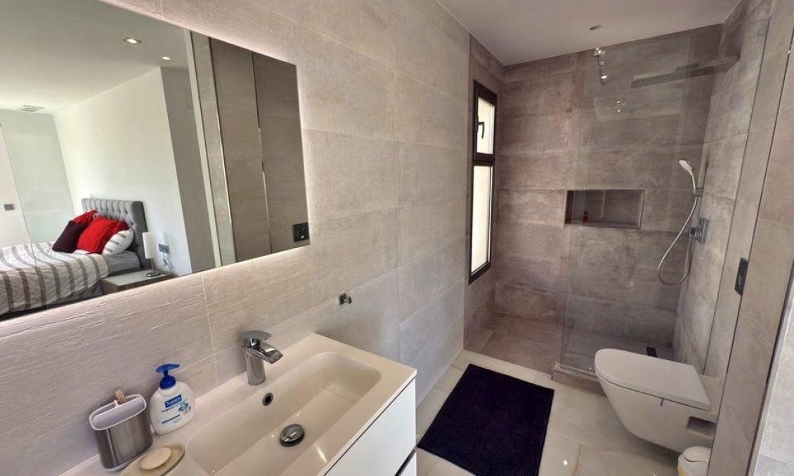 Wiederverkauf - Villa -
Orihuela Costa - Villamartín