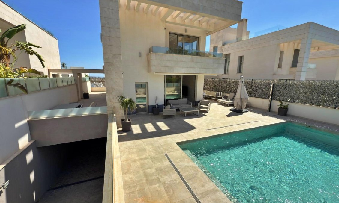 Wiederverkauf - Villa -
Orihuela Costa - Villamartín