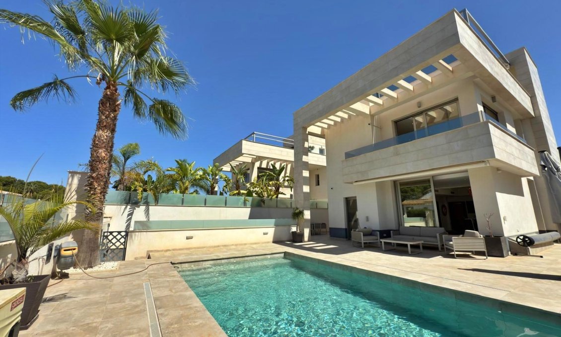Wiederverkauf - Villa -
Orihuela Costa - Villamartín