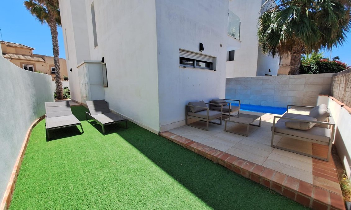 Revente - Villa -
Torrevieja - Los Frutales