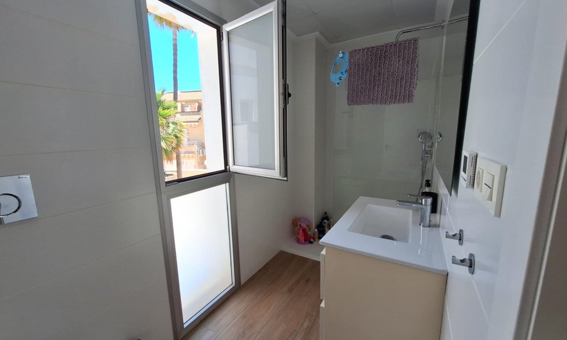 Revente - Villa -
Torrevieja - Los Frutales