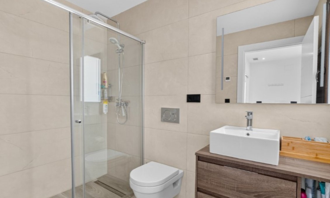 Használt Ingatlanok - Villa -
Torrevieja - Costa Blanca