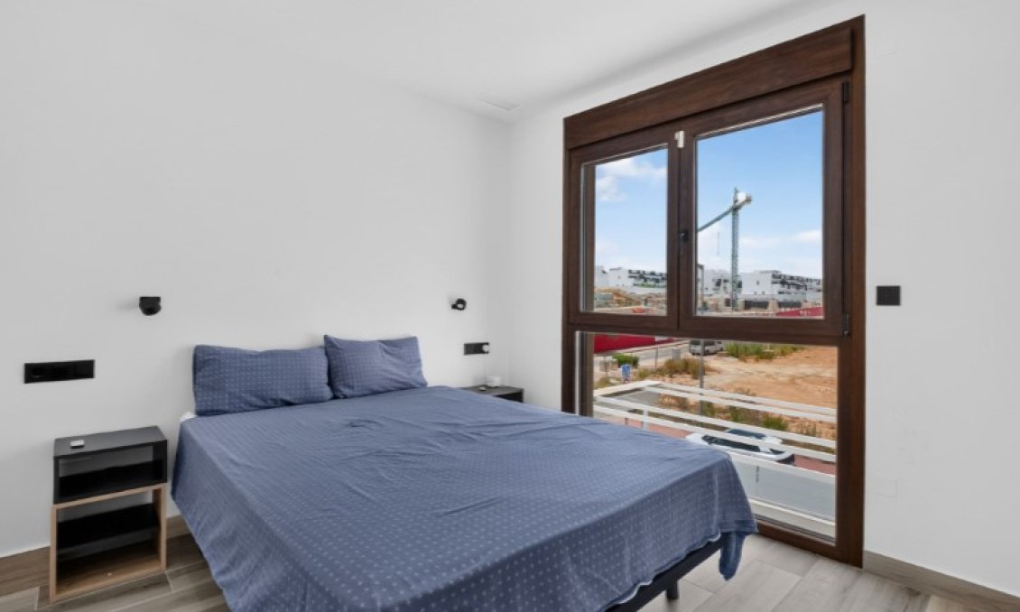 Használt Ingatlanok - Villa -
Torrevieja - Costa Blanca