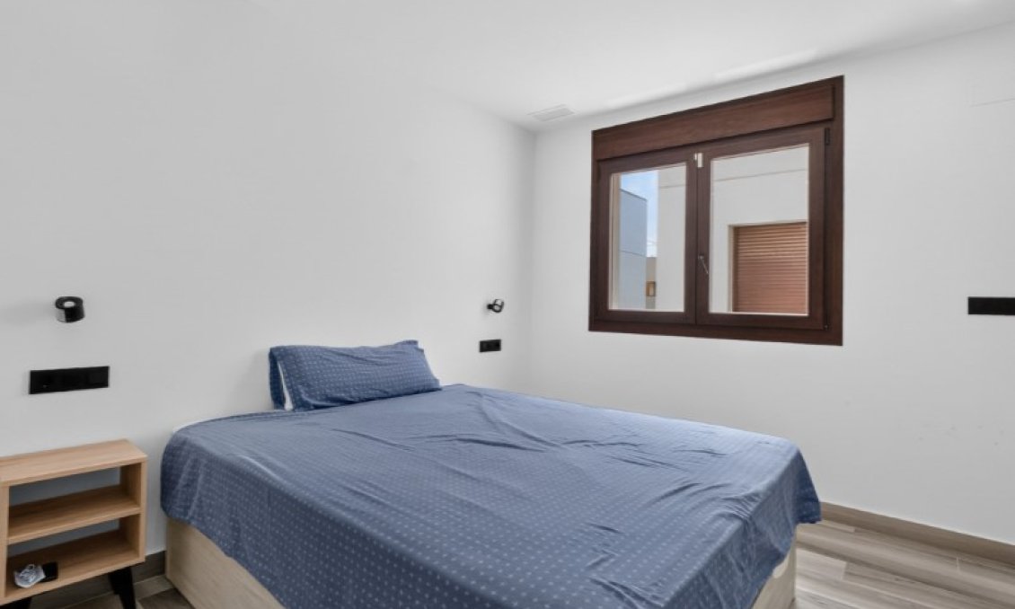 Használt Ingatlanok - Villa -
Torrevieja - Costa Blanca