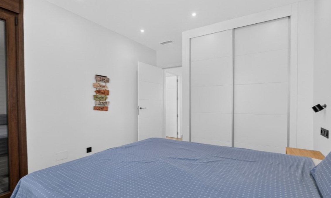 Használt Ingatlanok - Villa -
Torrevieja - Costa Blanca