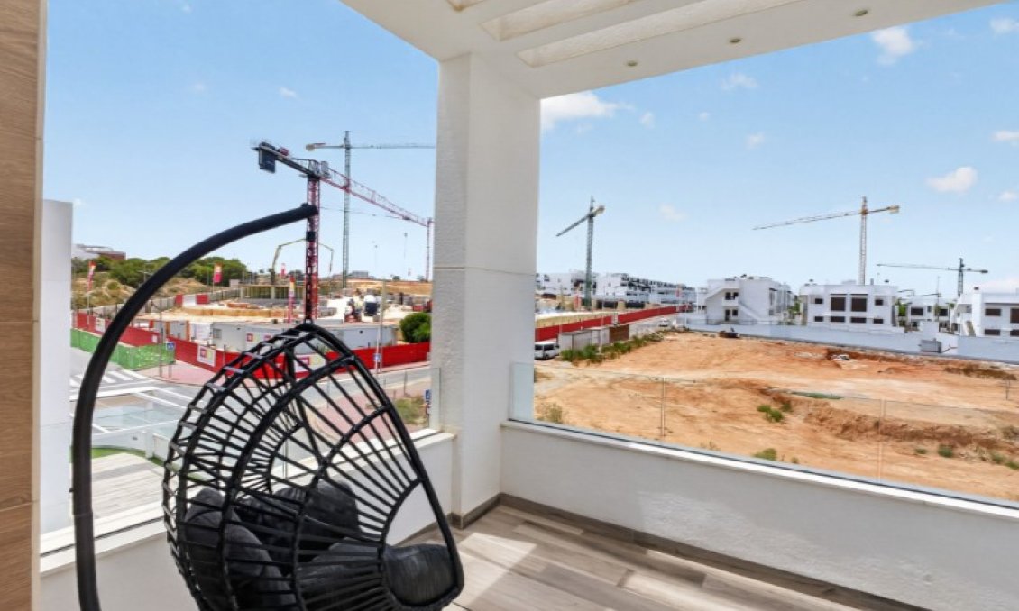 Használt Ingatlanok - Villa -
Torrevieja - Costa Blanca