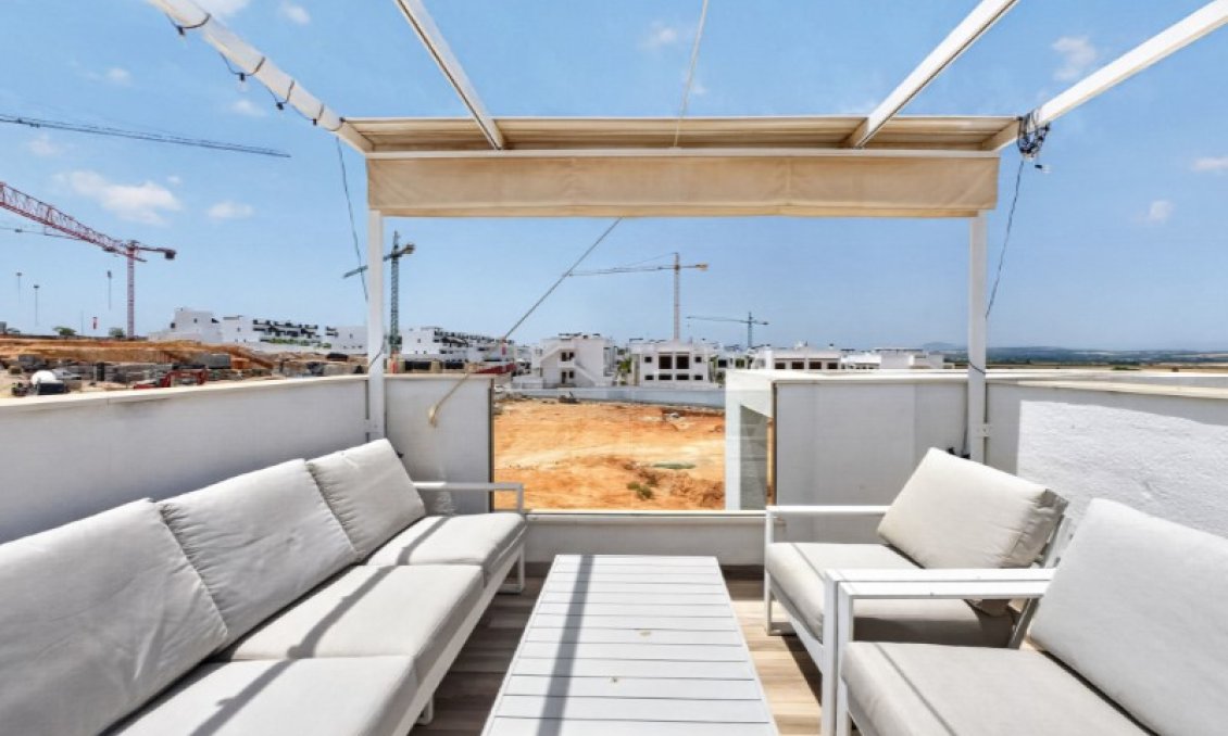 Használt Ingatlanok - Villa -
Torrevieja - Costa Blanca