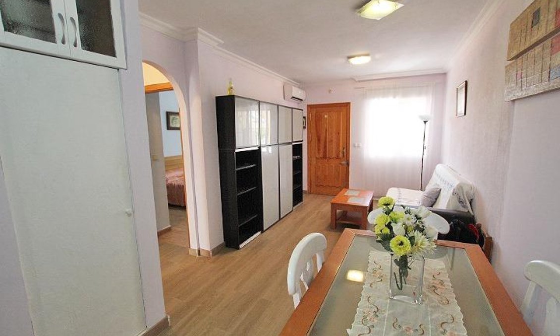 Resale - Bungalow -
Guardamar del Segura - 03140