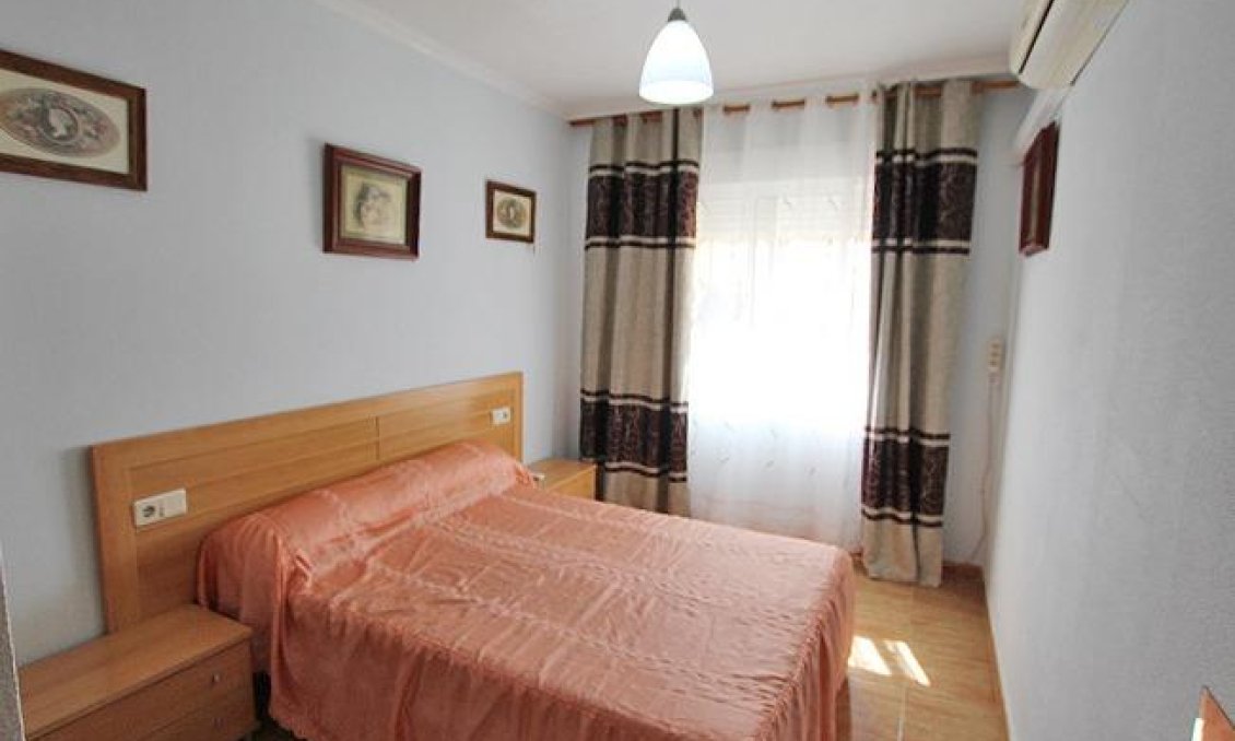 Resale - Bungalow -
Guardamar del Segura - 03140