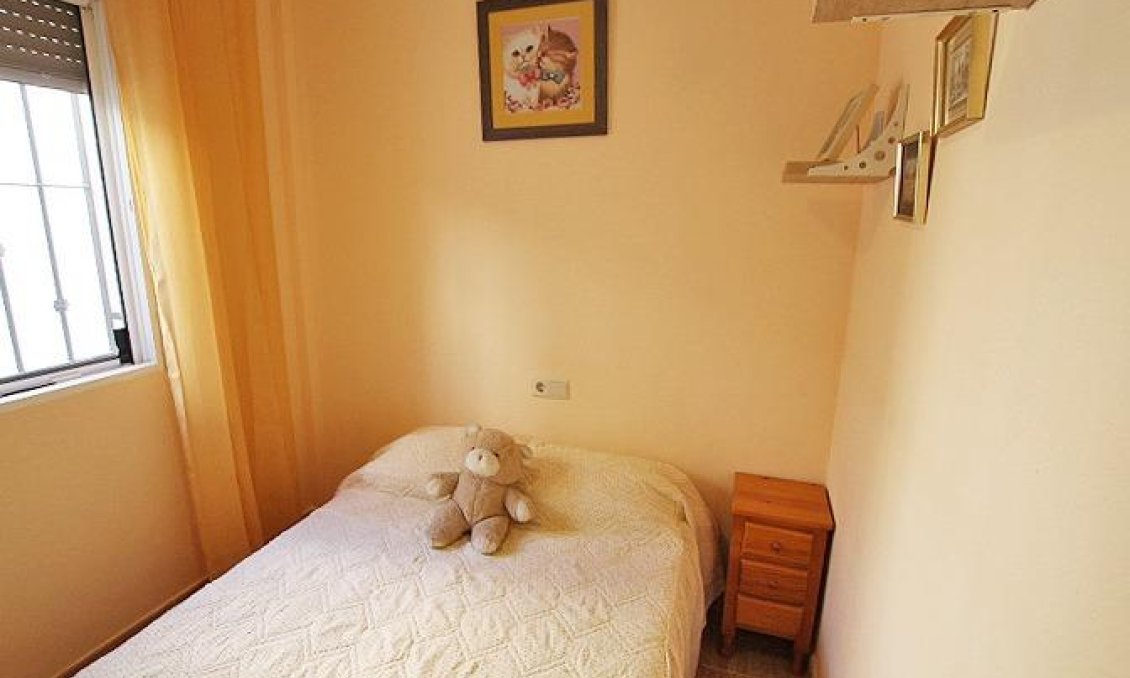 Resale - Bungalow -
Guardamar del Segura - 03140