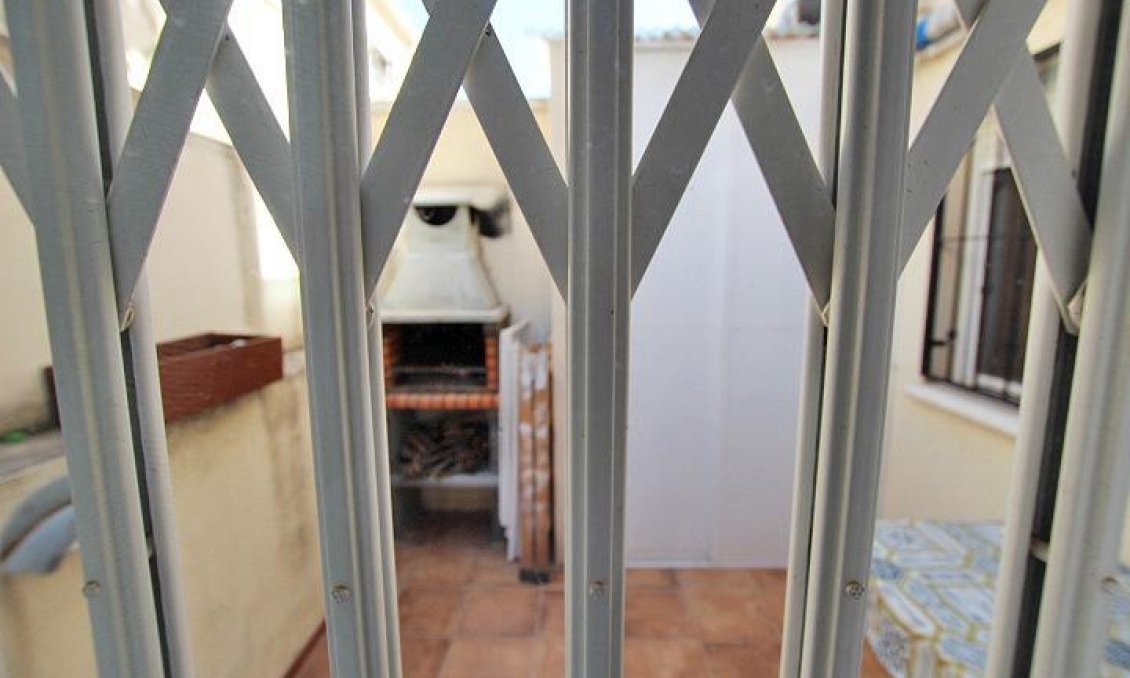 Resale - Bungalow -
Guardamar del Segura - 03140