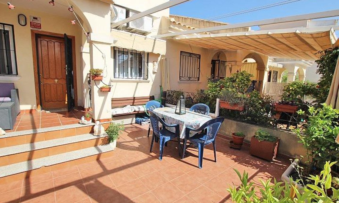 Resale - Bungalow -
Guardamar del Segura - 03140