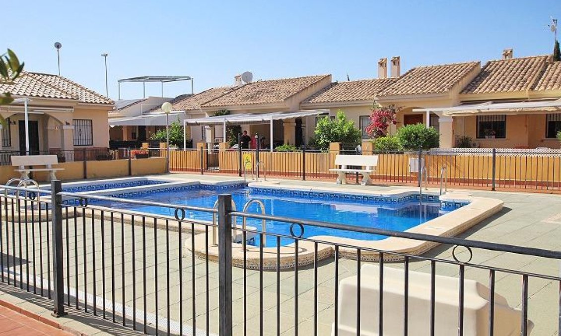 Resale - Bungalow -
Guardamar del Segura - 03140