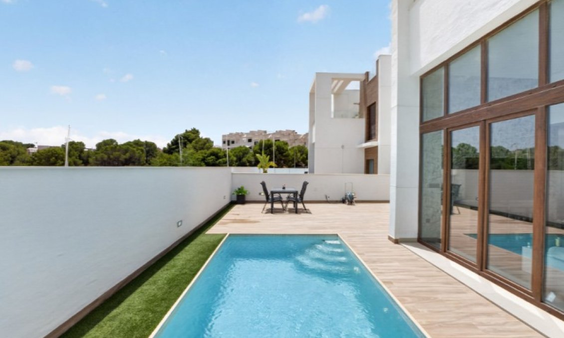 Segunda mano - Villa -
Torrevieja - Costa Blanca