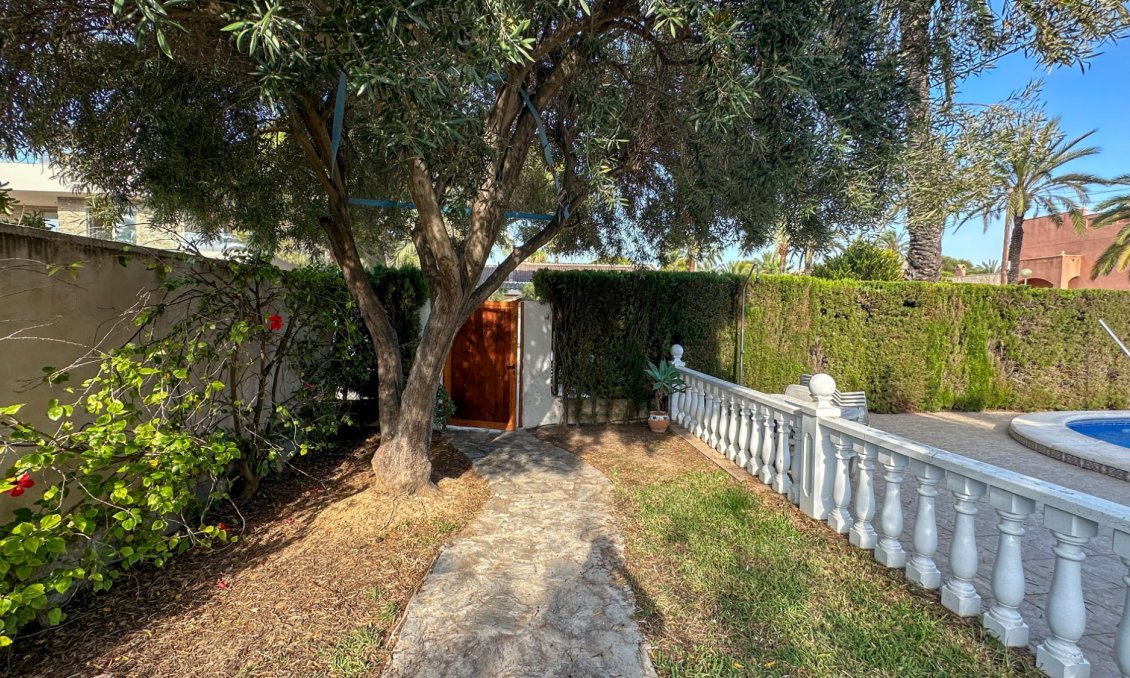 Resale - Villa -
Cabo Roig - Costa Blanca