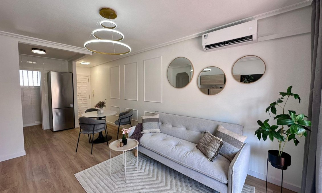 Használt Ingatlanok - Apartman -
Torrevieja - Habaneras