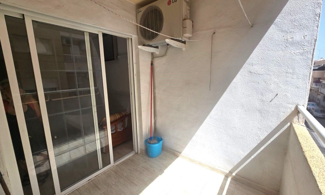 Segunda mano - Apartamento -
Torrevieja - Playa de los Locos