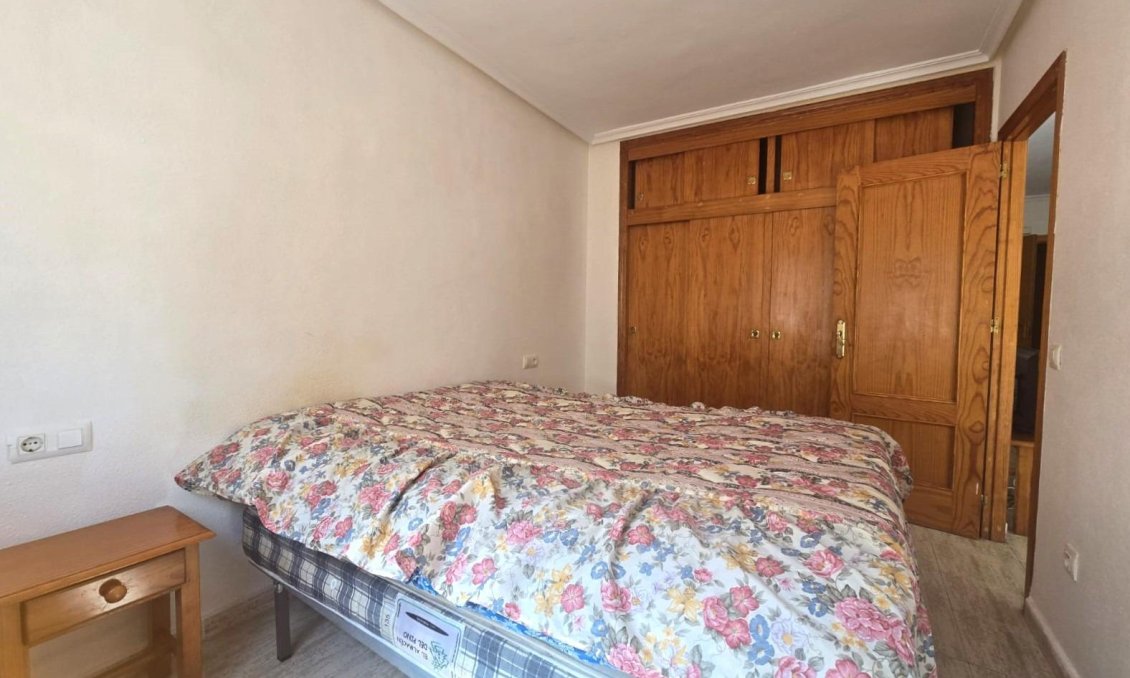 Segunda mano - Apartamento -
Torrevieja - Playa de los Locos