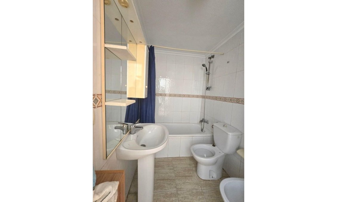Segunda mano - Apartamento -
Torrevieja - Playa de los Locos