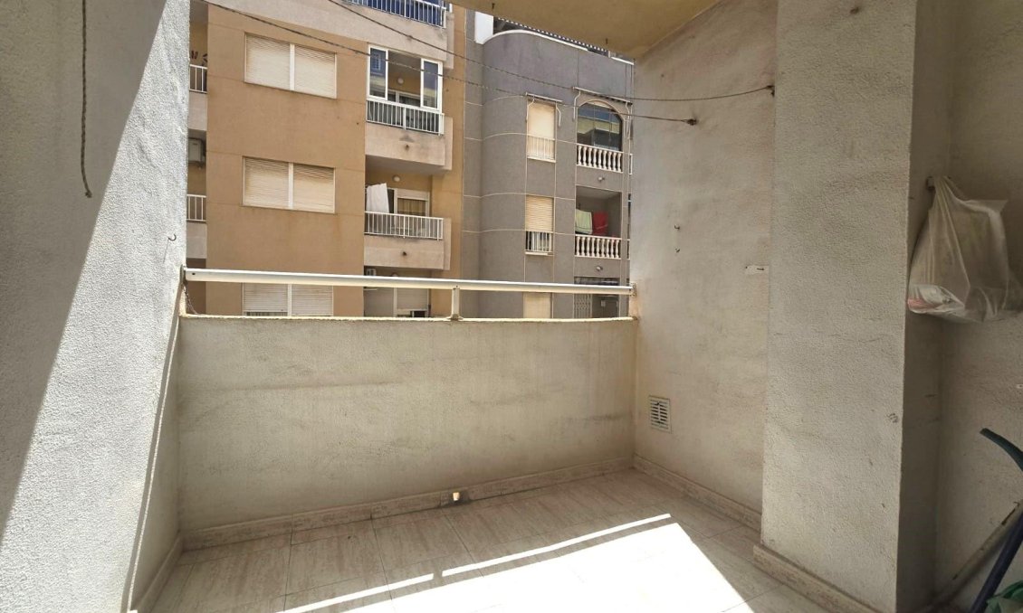 Segunda mano - Apartamento -
Torrevieja - Playa de los Locos