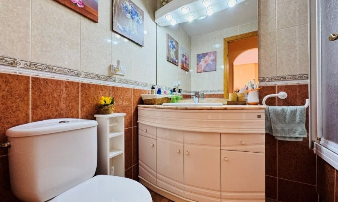 Wiederverkauf - Wohnung -
Torrevieja - Costa Blanca