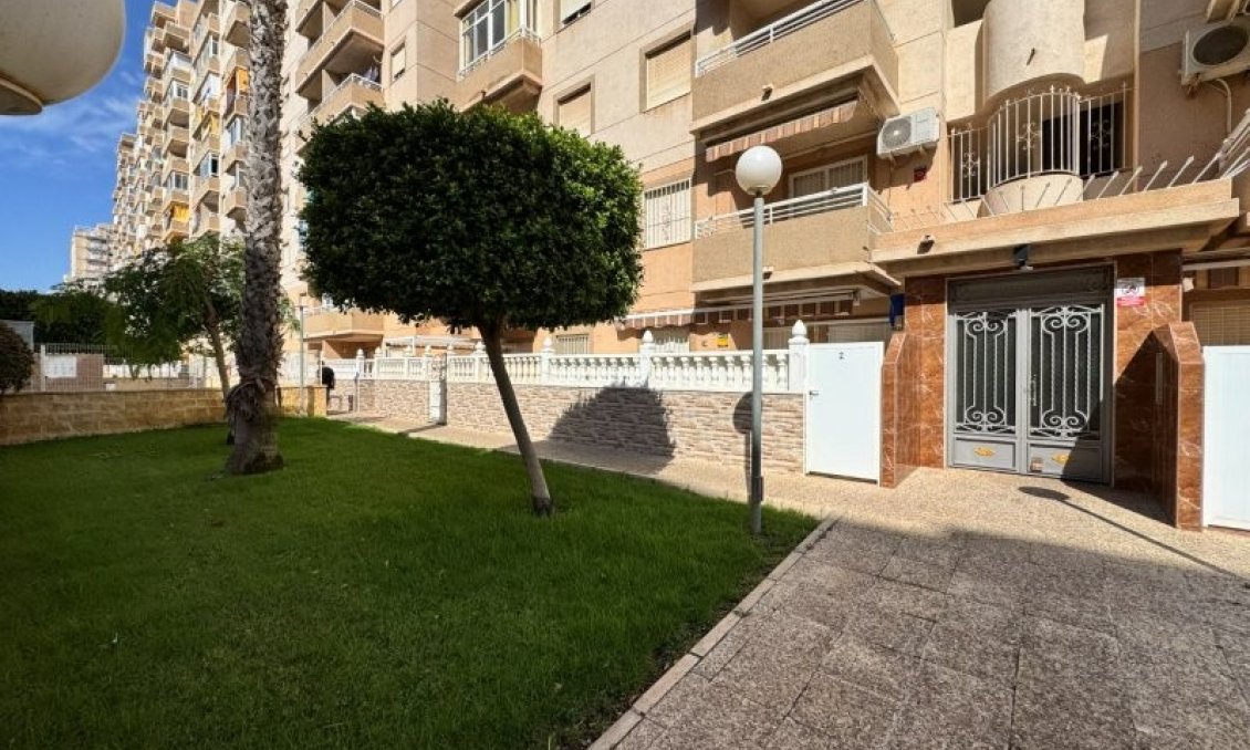 Wiederverkauf - Wohnung -
Torrevieja - Costa Blanca