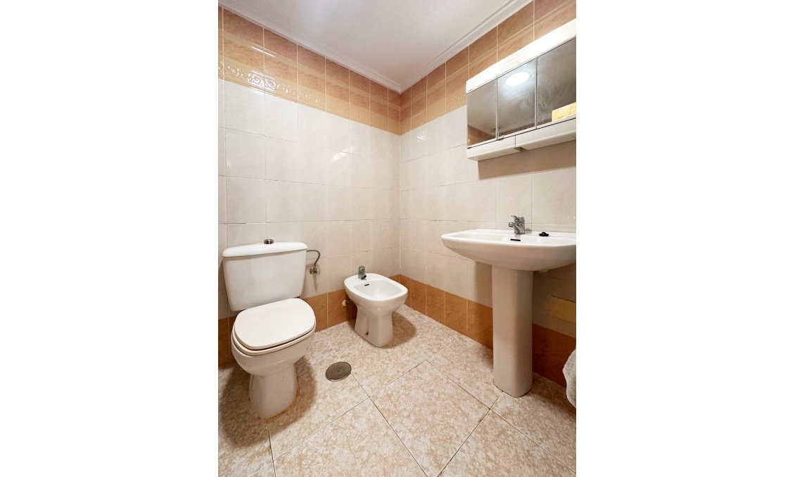 Segunda mano - Bungalow -
Torrevieja - Costa Blanca