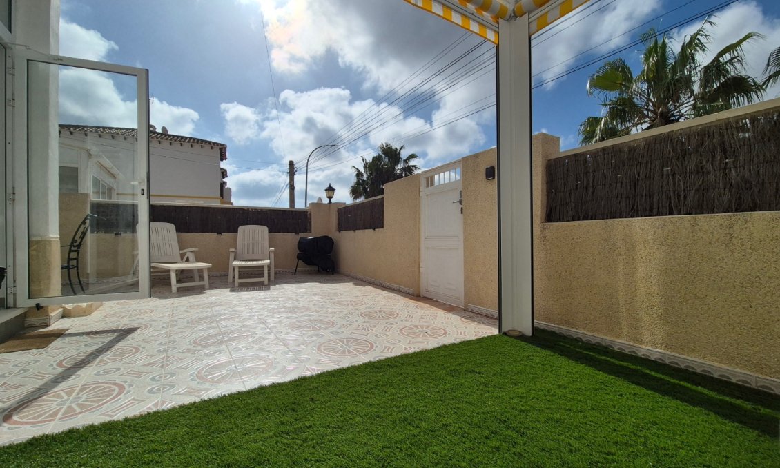 Segunda mano - Bungalow -
San Miguel de Salinas - Inland