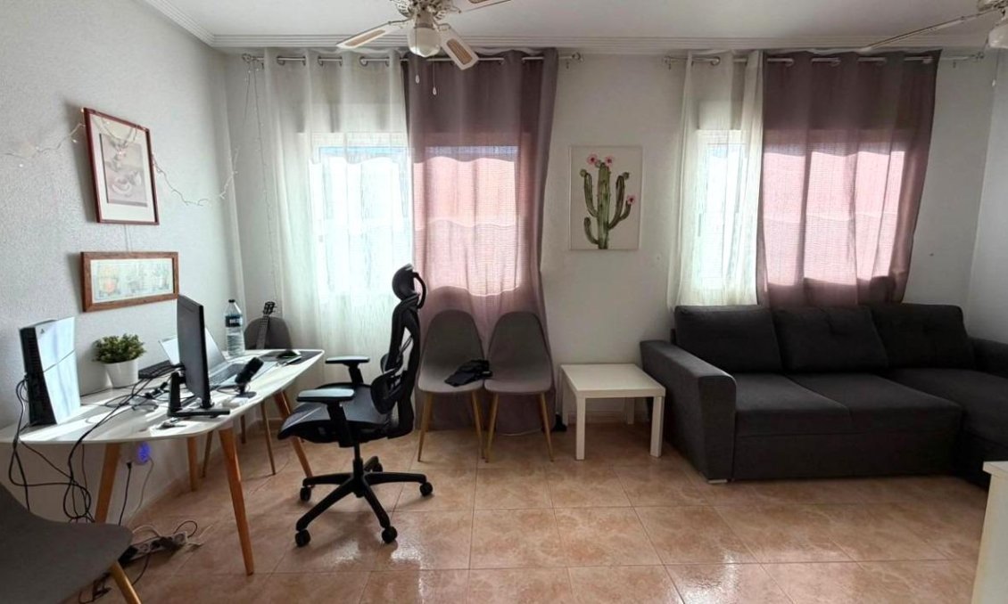 Segunda mano - Apartamento -
Torrevieja - PARQUE DE LAS NACIONES