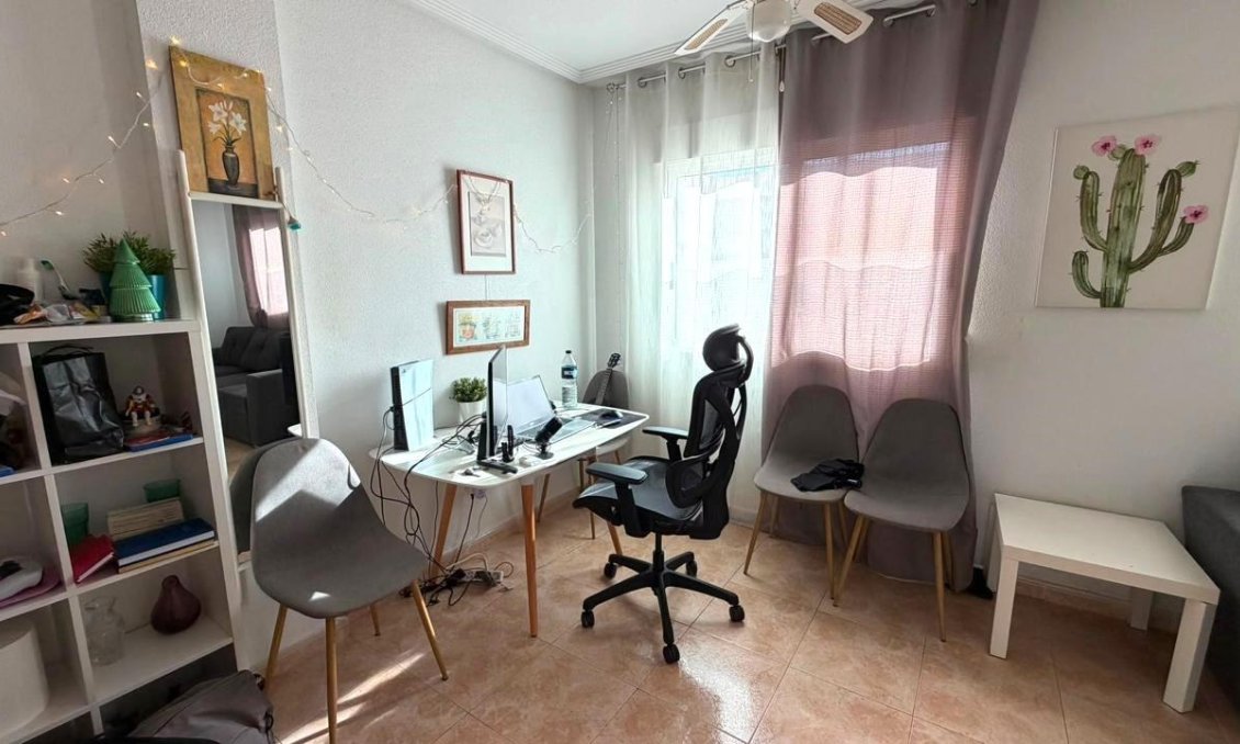 Segunda mano - Apartamento -
Torrevieja - PARQUE DE LAS NACIONES