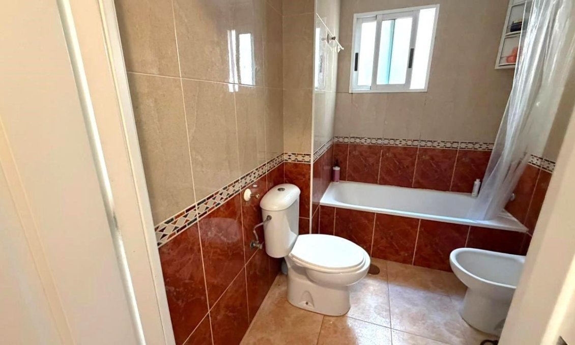 Segunda mano - Apartamento -
Torrevieja - PARQUE DE LAS NACIONES