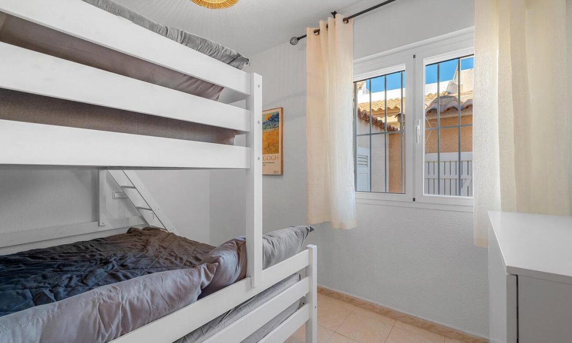 Segunda mano - Bungalow -
Torrevieja - Los Balcones