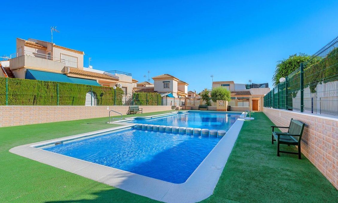 Segunda mano - Bungalow -
Torrevieja - Los Balcones