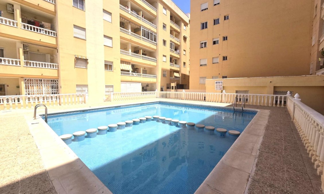 Segunda mano - Apartamento -
Torrevieja - Parque Las Naciones