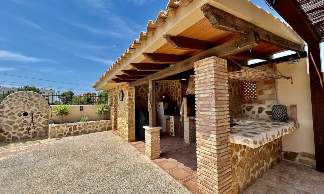 Segunda mano - Villa -
La Zenia - Costa Blanca