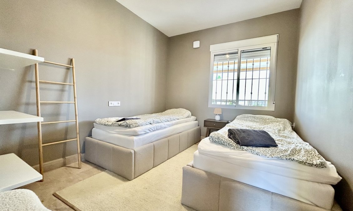 Segunda mano - Villa -
La Zenia - Costa Blanca