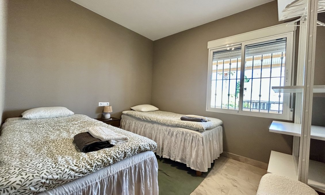 Segunda mano - Villa -
La Zenia - Costa Blanca