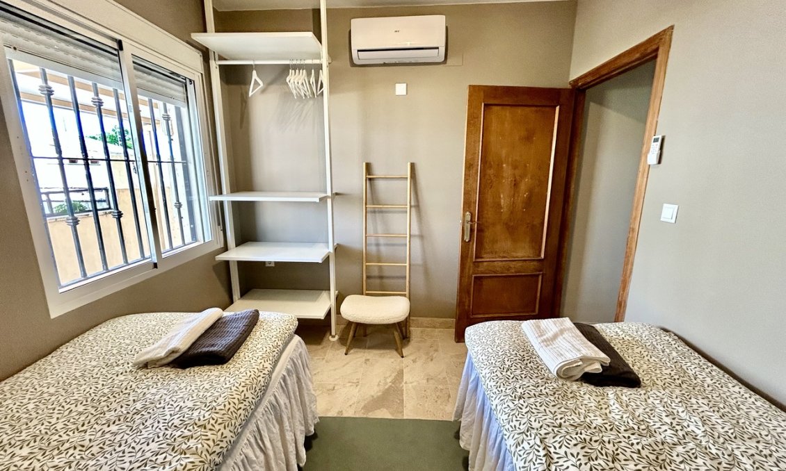 Segunda mano - Villa -
La Zenia - Costa Blanca