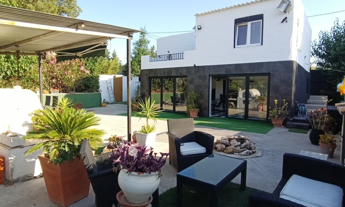 Segunda mano - Villa -
Canadas De San Pedro - Inland