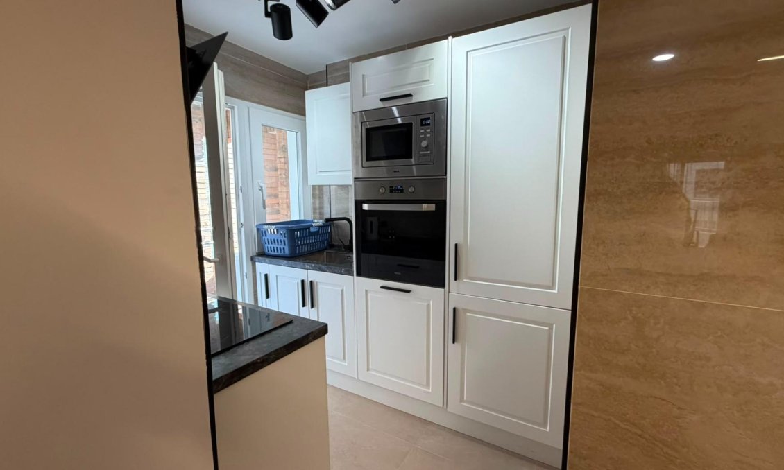 Segunda mano - Apartamento -
Torrevieja - Playa del Cura