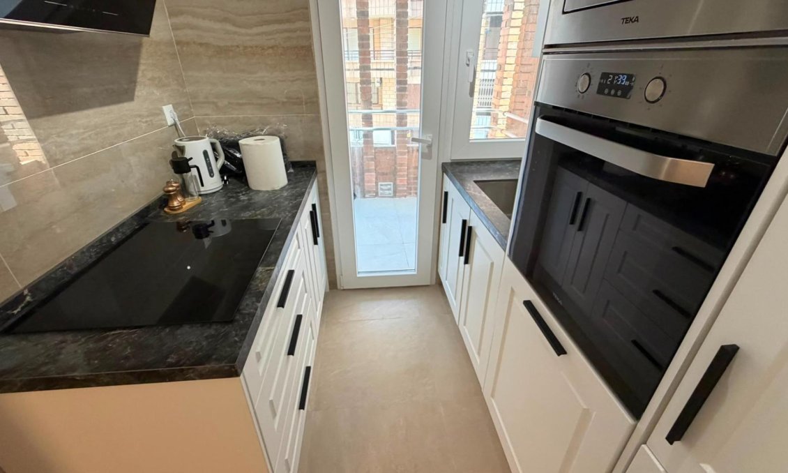 Segunda mano - Apartamento -
Torrevieja - Playa del Cura