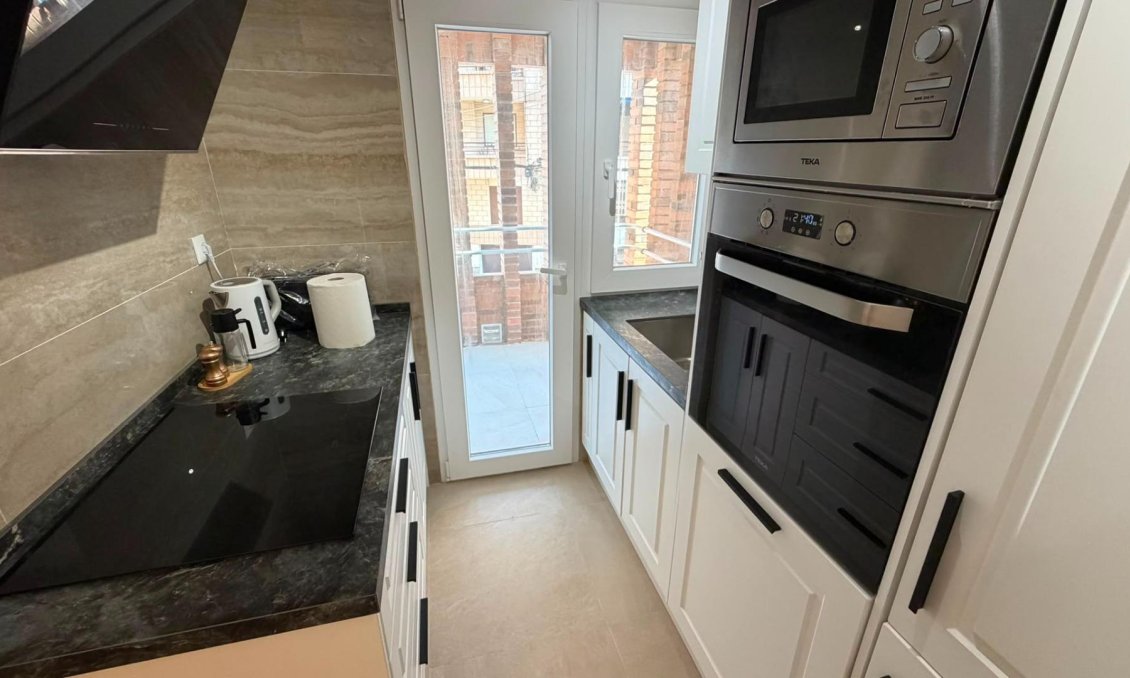 Segunda mano - Apartamento -
Torrevieja - Playa del Cura