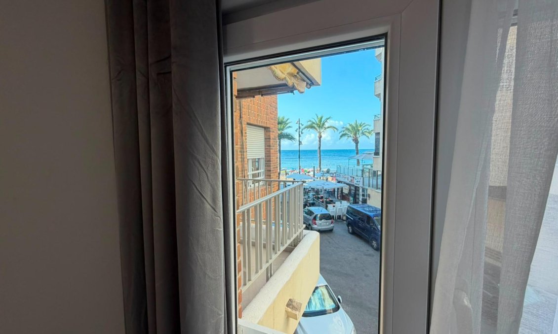 Segunda mano - Apartamento -
Torrevieja - Playa del Cura
