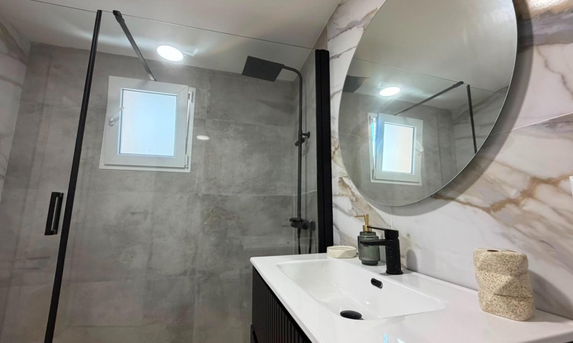 Segunda mano - Apartamento -
Torrevieja - Playa del Cura