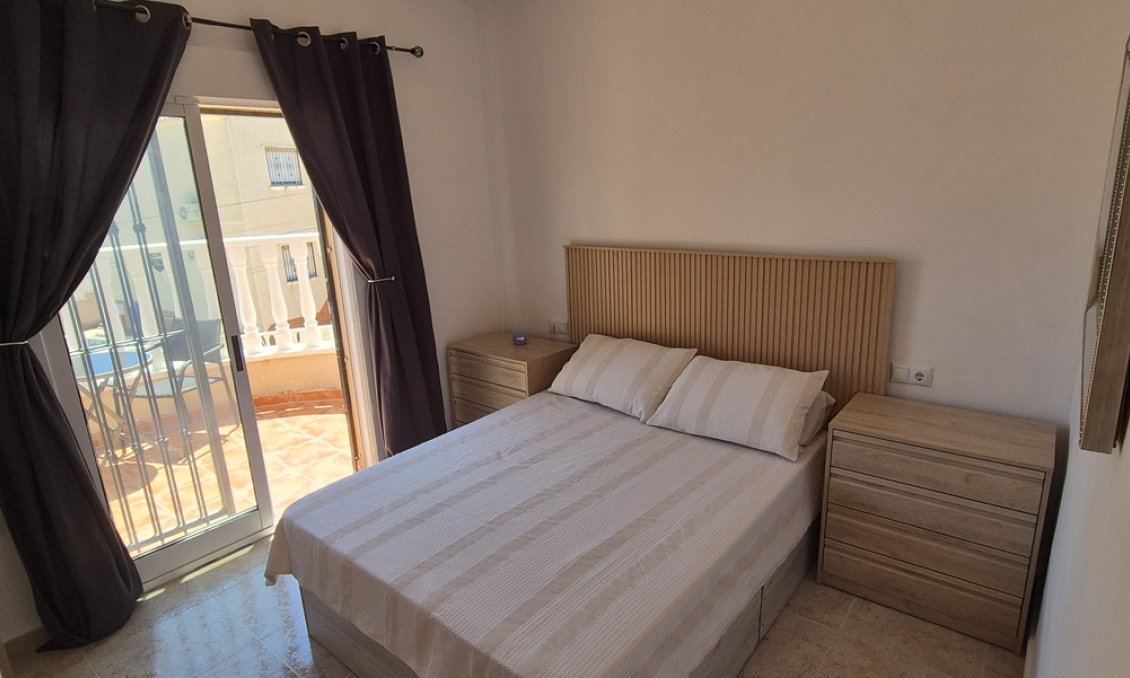 Resale - Villa -
Villamartin - Costa Blanca