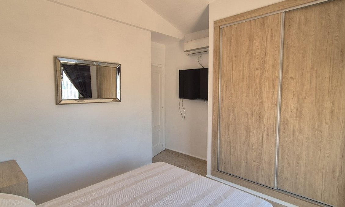 Resale - Villa -
Villamartin - Costa Blanca