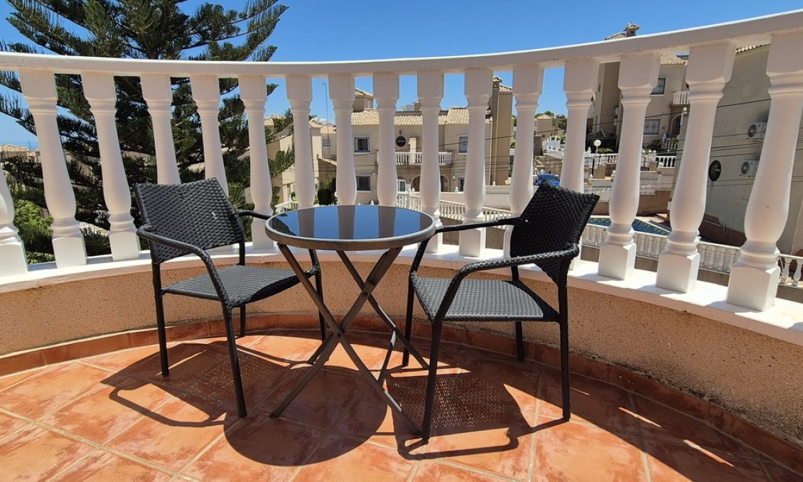 Resale - Villa -
Villamartin - Costa Blanca