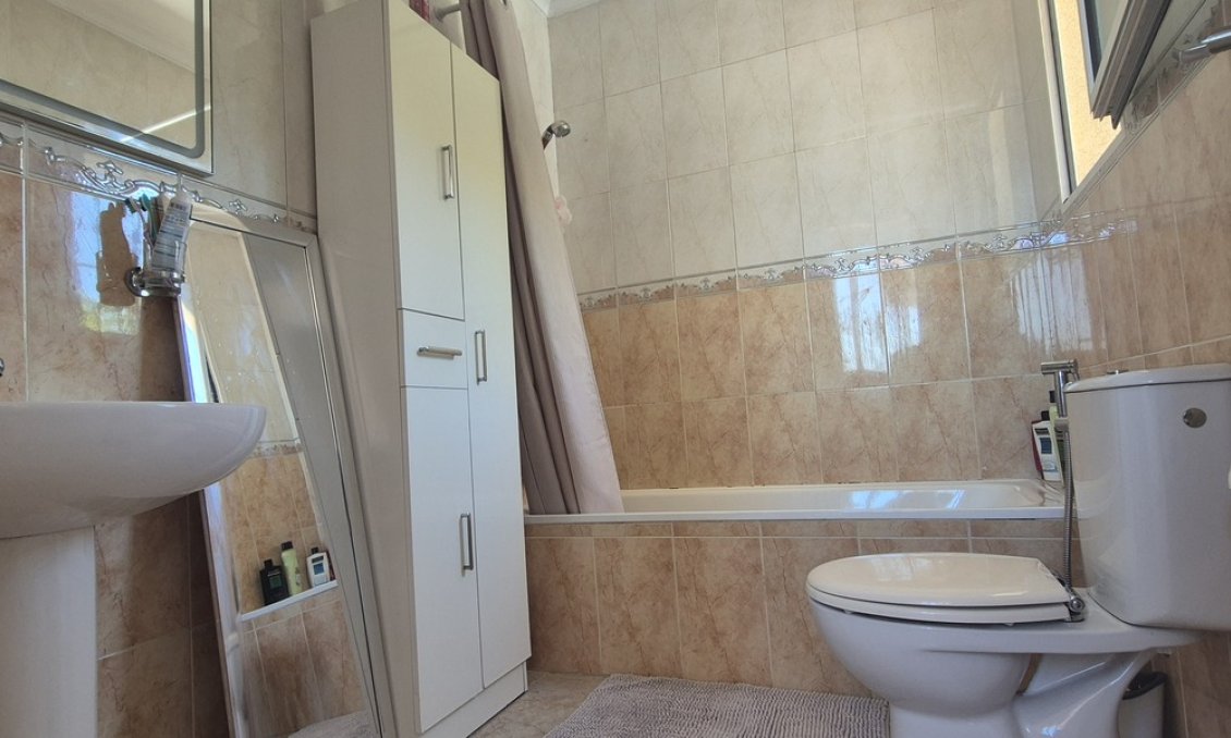 Resale - Villa -
Villamartin - Costa Blanca