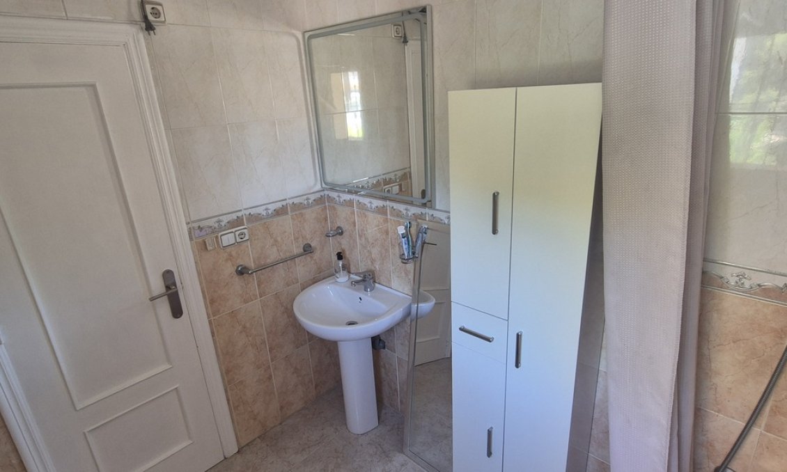 Resale - Villa -
Villamartin - Costa Blanca